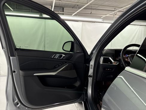 Used 2025 BMW X5 xDrive40i AWD/4WD image 5