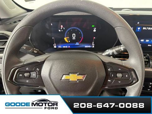 Used 2025 Chevrolet TrailBlazer LT AWD/4WD image 14