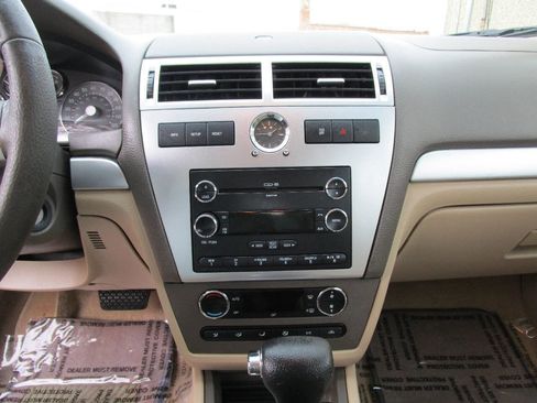 Used 2009 Mercury Milan Premier image 16