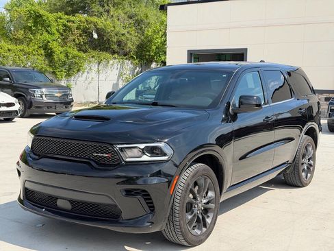 Used 2022 Dodge Durango GT w/ Blacktop Package AWD/4WD image 2