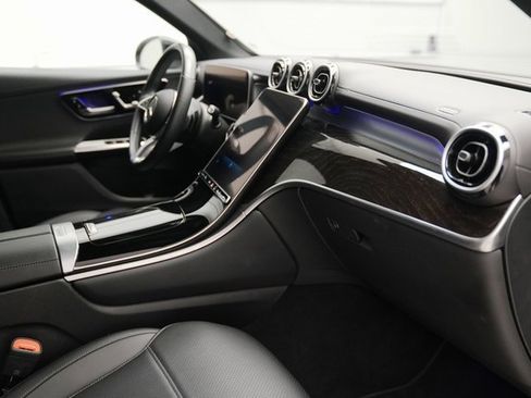 Used 2024 Mercedes-Benz GLC 300 4MATIC image 23