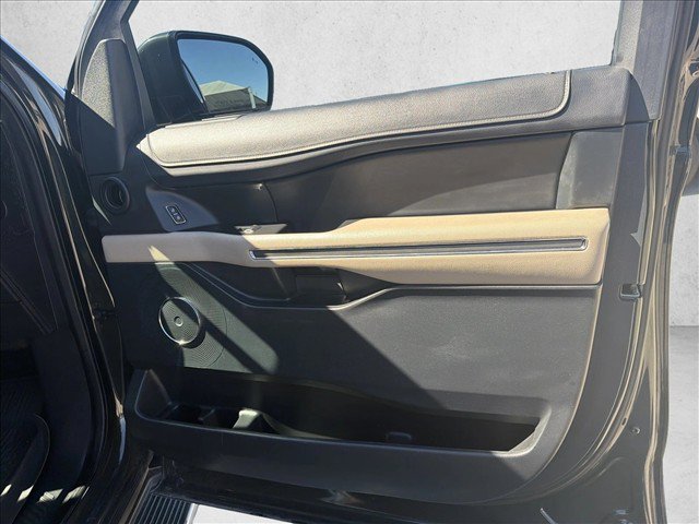 Used 2022 Ford Expedition Max XLT AWD/4WD image 25