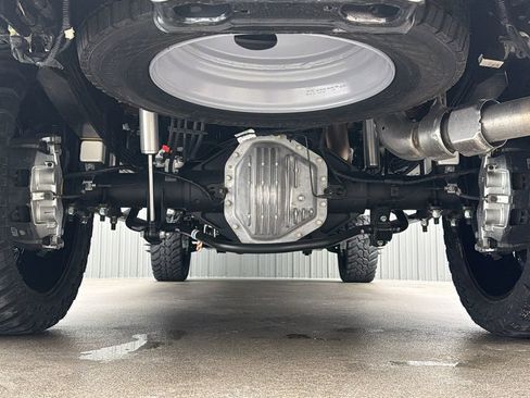 Used 2025 Ford F450 Platinum w/ Camper Package image 21