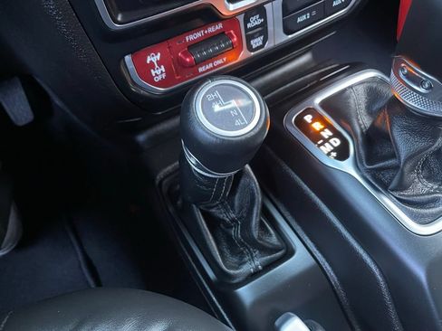 New 2026 Jeep Wrangler Unlimited Rubicon AWD/4WD image 35