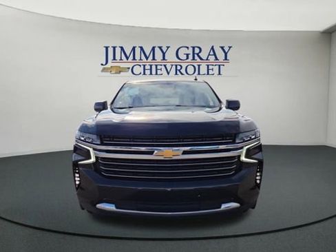 Used 2023 Chevrolet Suburban LT image 5