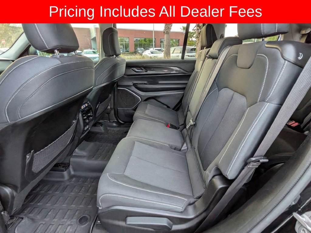 Used 2022 Jeep Grand Cherokee L Laredo w/ Luxury Tech Group I AWD/4WD image 14
