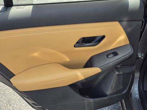 Used 2025 Nissan Sentra SV w/ SV Premium Package FWD image 14