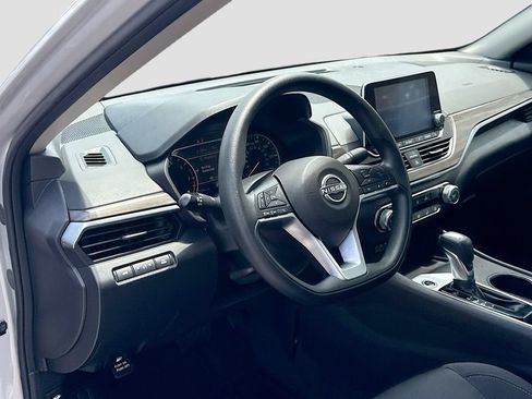 Certified 2025 Nissan Altima 2.5 SV FWD image 26