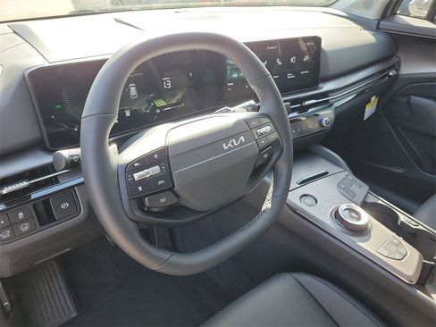 New 2026 Kia Sportage EX image 24