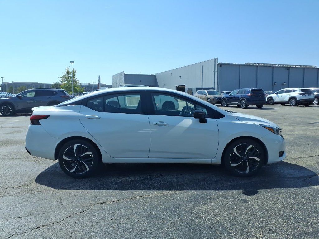 Used 2024 Nissan Versa SR FWD image 8