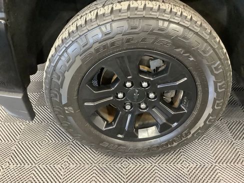 Used 2017 Chevrolet Silverado 1500 LTZ Z71 w/ LTZ Plus Package AWD/4WD image 2