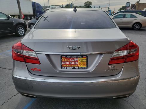 Used 2013 Hyundai Genesis 3.8 image 4