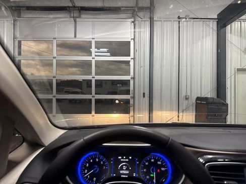 Used 2024 Chrysler Voyager LX image 7