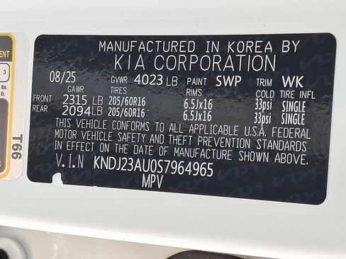 Used 2025 Kia Soul LX w/ LX Technology Package FWD image 27