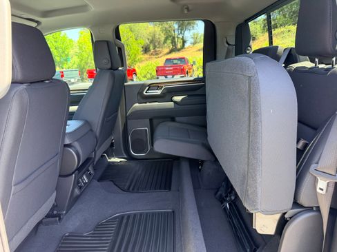 New 2026 GMC Sierra 2500 SLE w/ Preferred Package AWD/4WD image 11