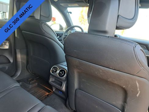 Used 2024 Mercedes-Benz GLC 300 4MATIC image 27