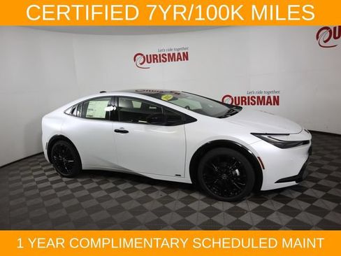 Used 2025 Toyota Prius AWD image 38