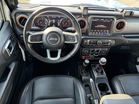 Used 2022 Jeep Gladiator Mojave AWD/4WD image 17