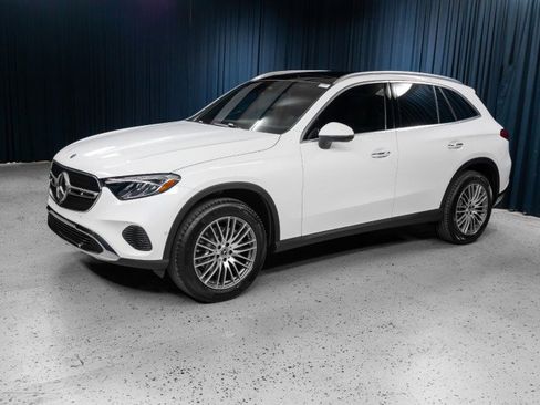 New 2026 Mercedes-Benz GLC 300 image 1