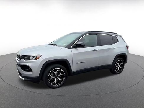 Used 2025 Jeep Compass Limited AWD/4WD image 6