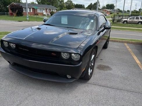 Used 2013 Dodge Challenger R/T w/ R/T Redline Group RWD image 2