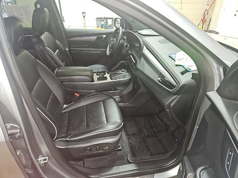 Used 2025 Buick Enclave Sport Touring image 33