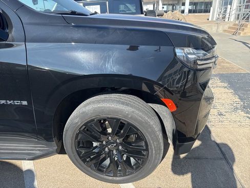 Used 2021 Chevrolet Tahoe LT w/ LT Signature Package image 4