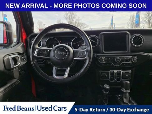 Used 2022 Jeep Wrangler Unlimited Sahara w/ Cold Weather Group AWD/4WD image 24