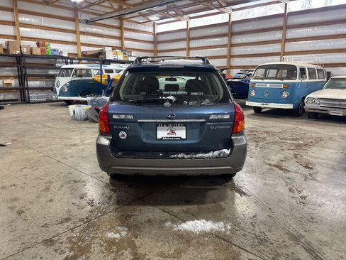 Used 2005 Subaru Outback 2.5i image 9