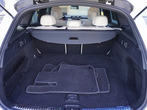 Used 2024 Mercedes-Benz GLC 300 image 9