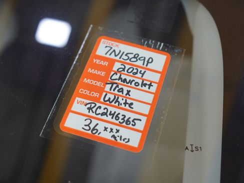 Used 2024 Chevrolet Trax LS w/ Driver Confidence Package image 27