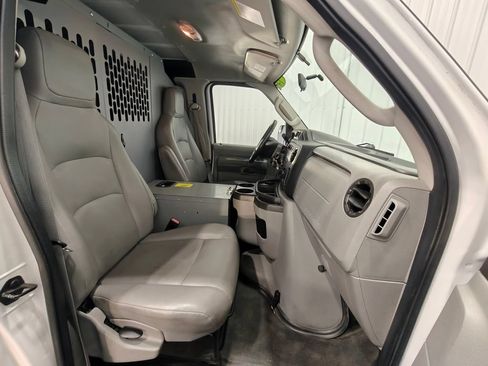 Used 2014 Ford E-250 and Econoline 250 Extended w/ Power Group RWD image 22