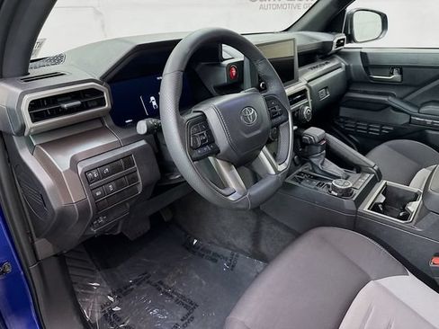 Used 2025 Toyota Tacoma TRD Off-Road AWD/4WD image 9