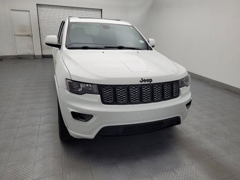 Used 2019 Jeep Grand Cherokee Altitude AWD/4WD image 14