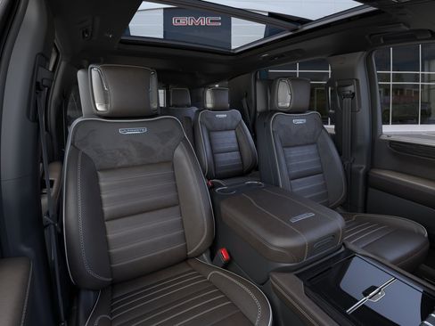 New 2026 GMC Yukon Denali Ultimate AWD/4WD image 17