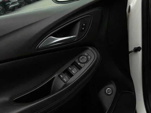 Used 2021 Buick Encore GX Select image 13