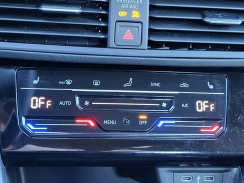 Used 2025 Volkswagen Jetta Sport FWD image 21