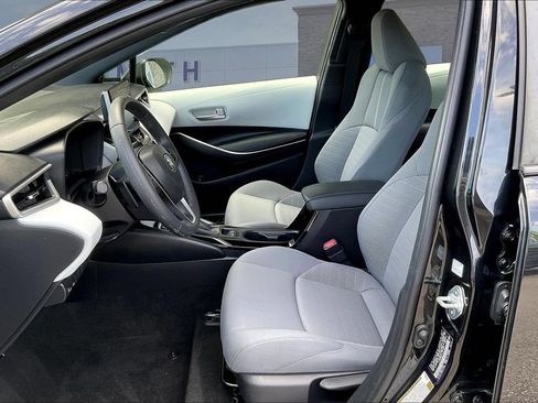 Used 2020 Toyota Corolla SE FWD image 19