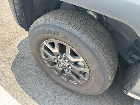 Used 2025 Toyota 4Runner SR5 AWD/4WD image 6