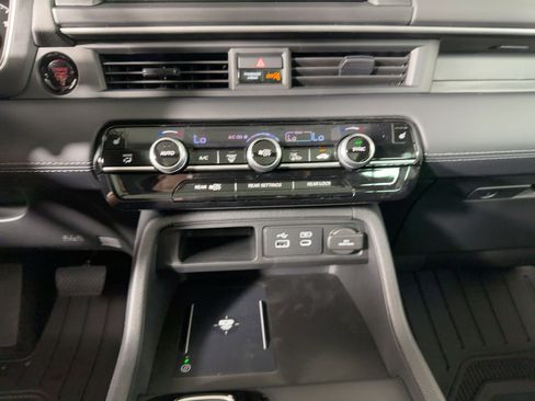 New 2025 Honda Pilot Touring image 25