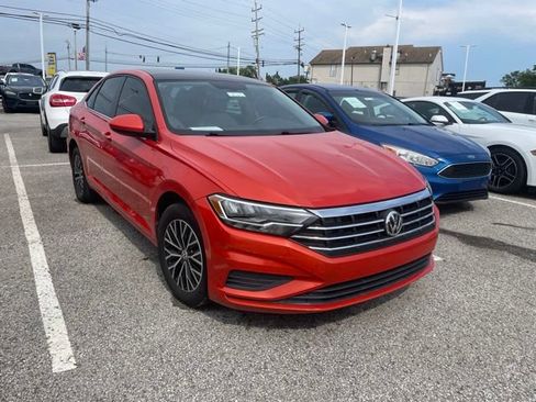 Used 2020 Volkswagen Jetta SE w/ SE Cold Weather Package FWD image 3
