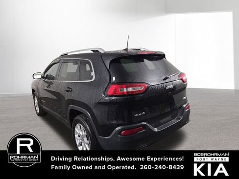 Used 2018 Jeep Cherokee Latitude Plus w/ Cold Weather Group image 9
