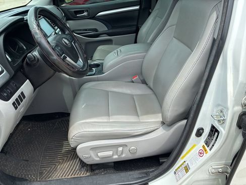 Used 2018 Toyota Highlander XLE FWD image 6