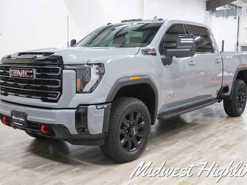 Used 2025 GMC Sierra 2500 AT4 w/ AT4 Premium Plus Package AWD/4WD image 7