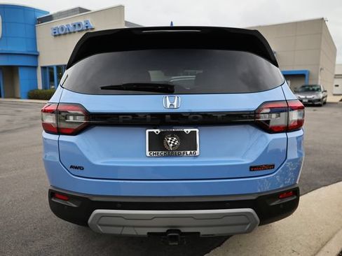 Used 2023 Honda Pilot TrailSport image 10