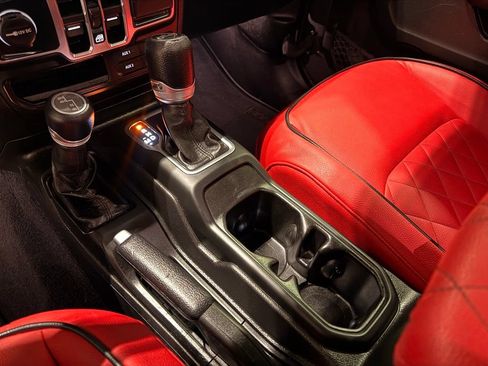 Used 2018 Jeep Wrangler Unlimited Sport S AWD/4WD image 25