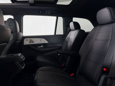 New 2026 Mercedes-Benz GLS 580 4MATIC image 7