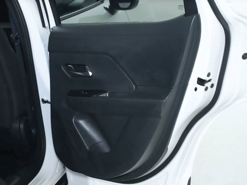 Certified 2025 Nissan Kicks SV image 33