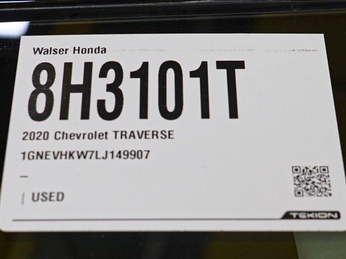 Used 2020 Chevrolet Traverse LT image 34