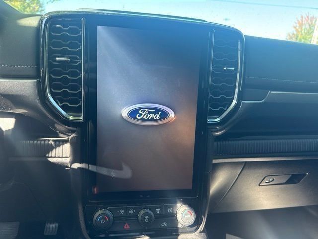 Used 2024 Ford Ranger Lariat w/ Trailer Tow Package AWD/4WD image 12